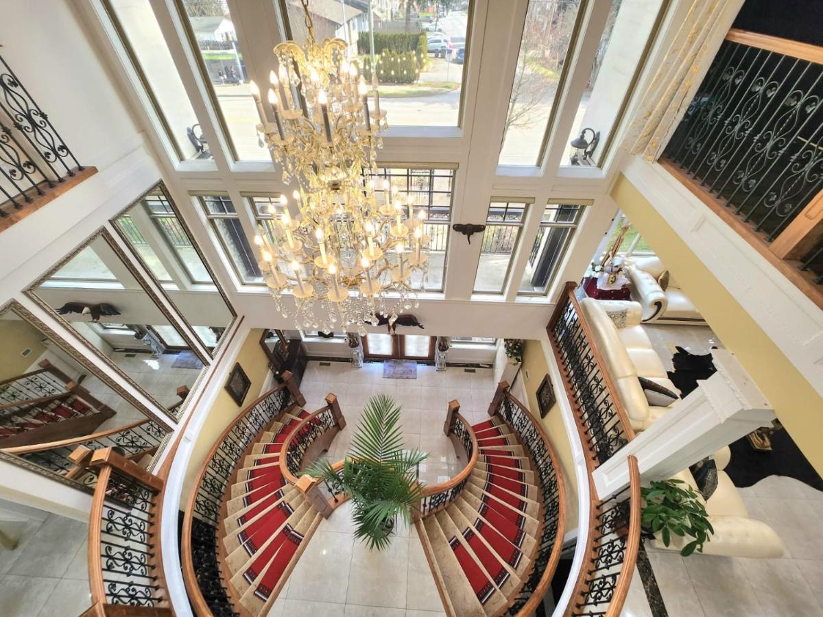 Отель Empire Palace Суррей Экстерьер фото